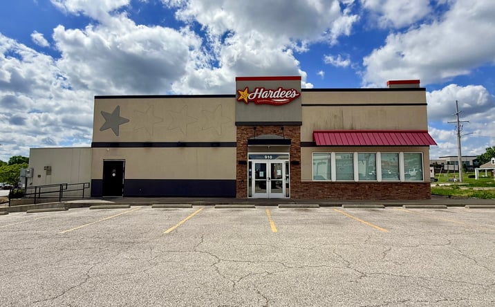 Pictures of Retail property located at 910 SW State Route 7, Blue Springs, MO 64014 for sales - image #1