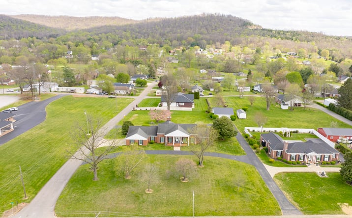 Pictures of Retail, Office, Mixed Use property located at 726 N MAIN ST, MONTICELLO, KY 42633-1538 for sales - image #1