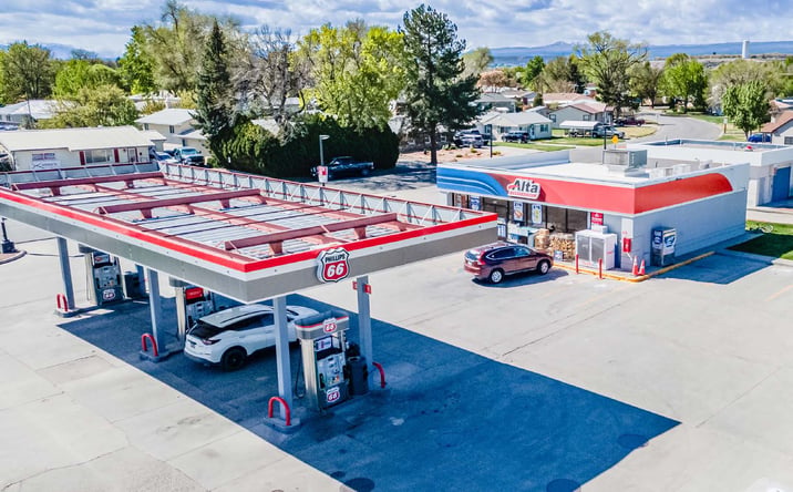 Pictures of Retail property located at 938 S Townsend Ave, Montrose, CO 81401 for sales - image #1