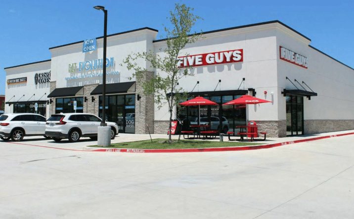 Pictures of Retail property located at 8633 Davis Boulevard, North Richland Hills, TX 76182 for sales - image #1