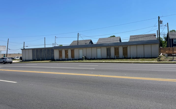 Pictures of Retail property located at 1601 South Riverside Drive, Fort Worth, TX 76104 for sales - image #1