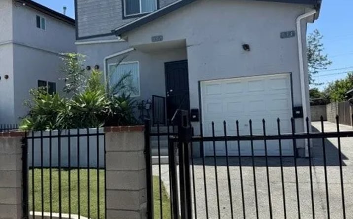 Pictures of Multifamily property located at 132-134 E 109th Street, Los Angeles, CA 90061 for sales - image #1