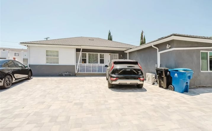 Pictures of Multifamily property located at 10527 Danube Avenue, Granada Hills, CA 91344 for sales - image #1