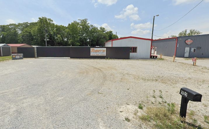 Pictures of Retail, Industrial property located at 535 East Hendricks Street, Shelbyville, IN 46176 for sales - image #1