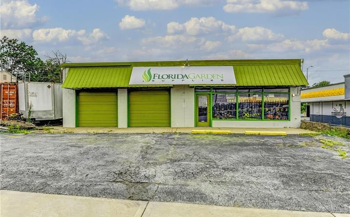 Pictures of Retail property located at 11510 Blue Ridge Boulevard, Kansas City, MO 64134 for sales - image #1