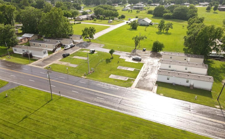 Pictures of Multifamily property located at 1008 N 1st ST, Hiawatha, KS 66434 for sales - image #1
