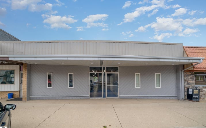 Pictures of Office property located at 214 N Mill Street, St Louis, MI 48880 for sales - image #1
