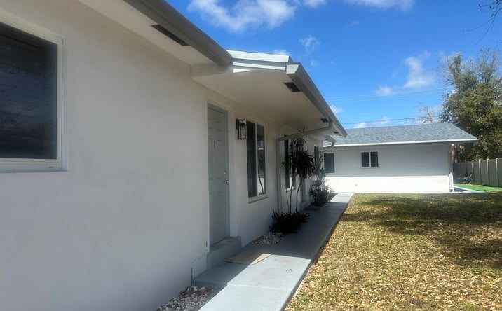 Pictures of Multifamily property located at 6109 SW 30th Street, Miramar, FL 33023 for sales - image #1