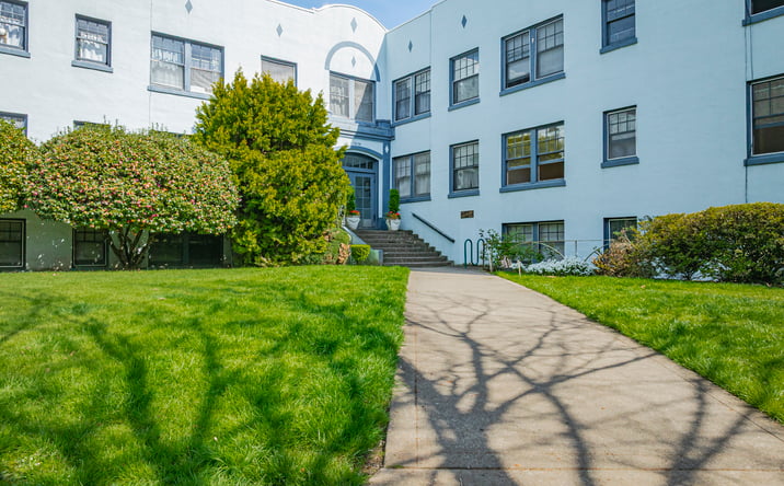 Pictures of Multifamily property located at 1638 SE 12th Avenue, Portland, OR 97214 for sales - image #1