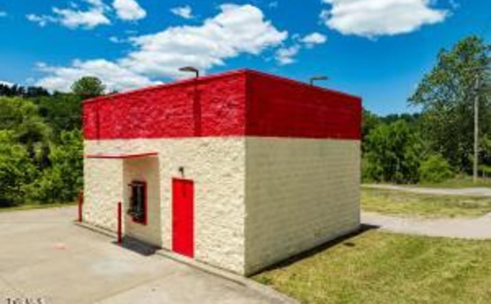 Pictures of Retail, Hospitality property located at 254 South Shady Street, Mountain City, TN 37683 for sales - image #1