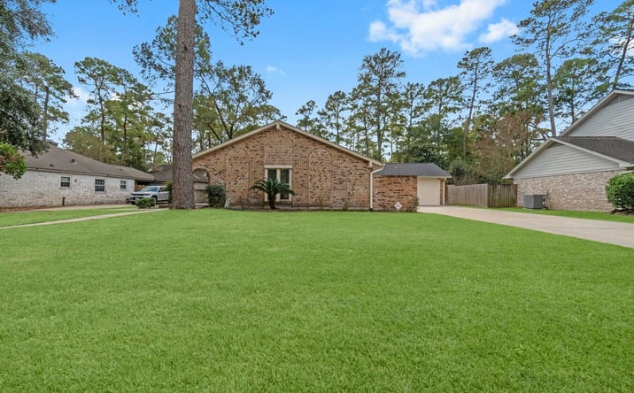 Pictures of Office property located at 1930 River Falls Dr, Kingwood, TX 77339 for sales - image #1