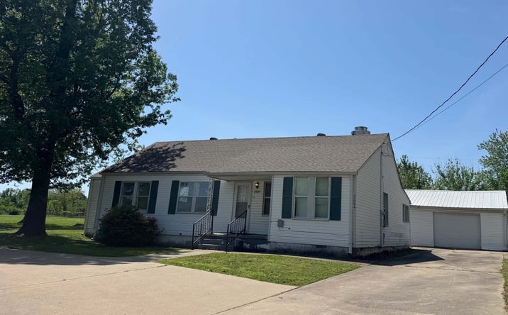 Pictures of Office property located at 2004 S 13th St, Rogers, AR 72758 for sales - image #1