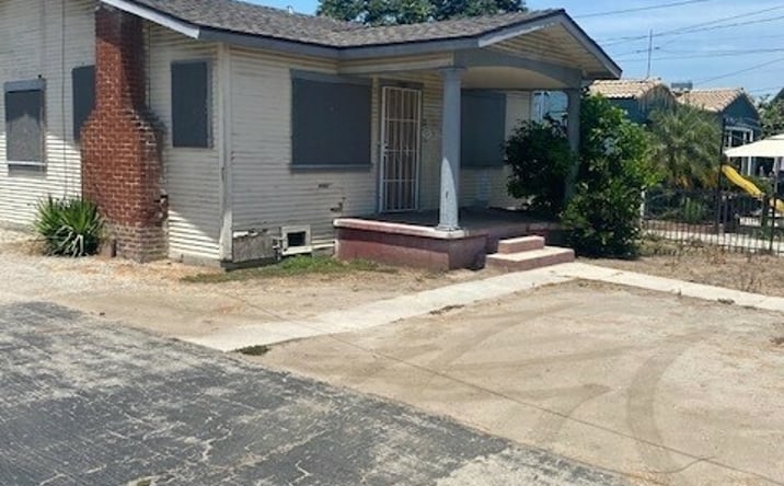 Pictures of Land property located at 6629 - 6633 Pine Avenue, Bell, CA 90201 for sales - image #1