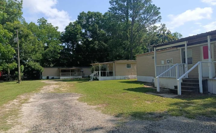 Pictures of Multifamily property located at 1004 North Oklahoma Street, Bonifay, FL 32425 for sales - image #1