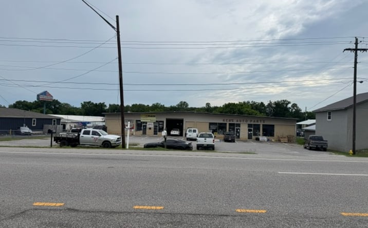 Pictures of Retail, Industrial, Mixed Use property located at 3412 Pelham Parkway, Pelham, AL 35124 for sales - image #1