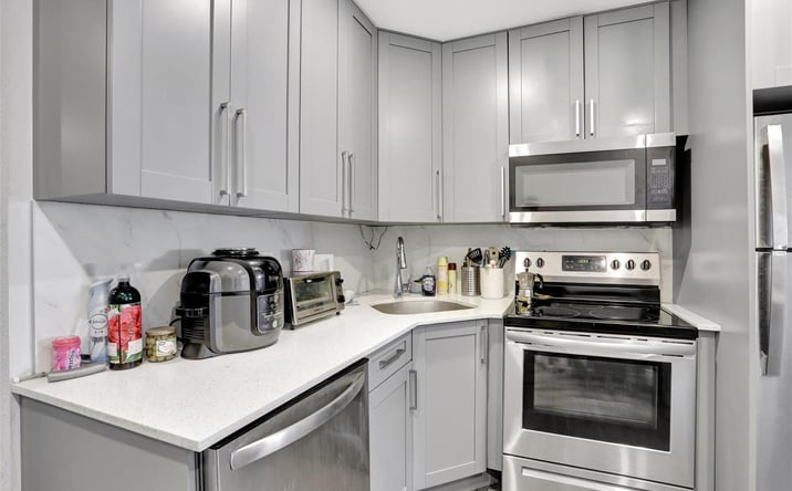 Pictures of Multifamily property located at 2609 NW 9th Avenue, Wilton Manors, FL 33311 for sales - image #1