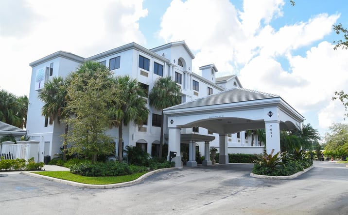 Pictures of Hospitality, Business for Sale, Office, Retail property located at 7051 N Seacrest Boulevard, Lantana, FL 33462 for sales - image #1