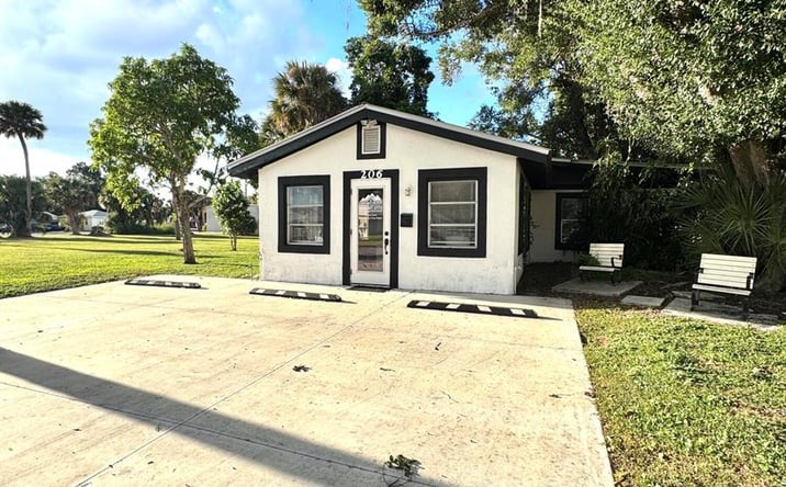 Pictures of Office, Retail property located at 206 SW 3rd Street, Okeechobee, FL 34974 for sales - image #1