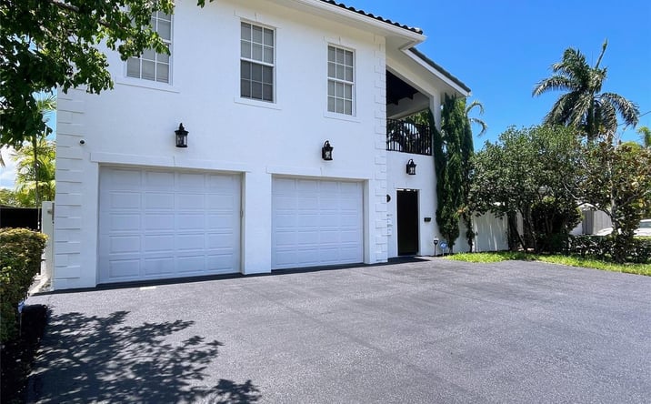 Pictures of Multifamily property located at 929 NE 18th Court, Fort Lauderdale, FL 33305 for sales - image #1