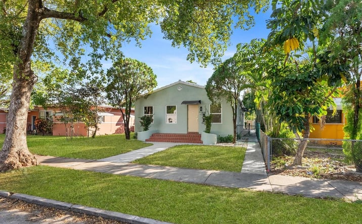 Pictures of Multifamily property located at 1928 Adams Street, Hollywood, FL 33020 for sales - image #1
