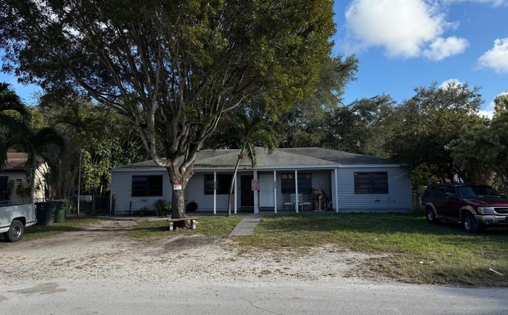 Pictures of Multifamily property located at 1426 NE 134th Road, North Miami, FL 33161 for sales - image #1