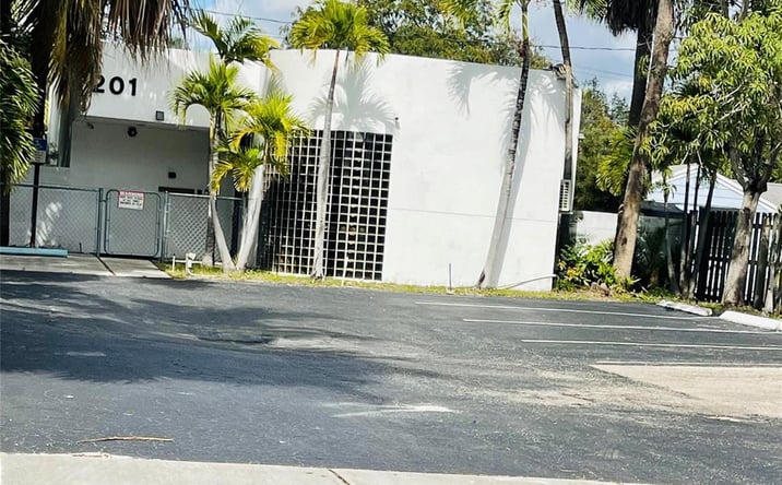 Pictures of Business for Sale, Office, Industrial property located at 201 SE 19th Street, Fort Lauderdale, FL 33316 for sales - image #1