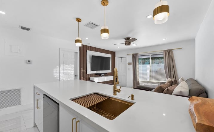 Pictures of Multifamily property located at 883 NE 33rd Street, Oakland Park, FL 33334 for sales - image #1
