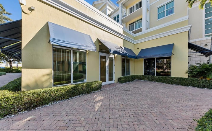 Pictures of Mixed Use, Office, Retail, Special Purpose property located at 826 N Dixie Highway # 15 #11-15, Lantana, FL 33462 for sales - image #1