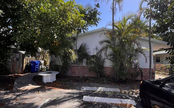 Pictures of Multifamily property located at 1304 NE 4th Street, Pompano Beach, FL 33060 for sales - image #1