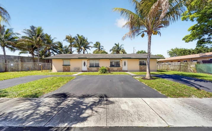 Pictures of Multifamily property located at 121 NW 56th Court # 2 #1-2, Oakland Park, FL 33309 for sales - image #1