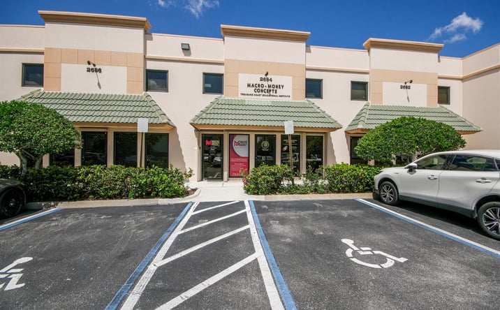 Pictures of Office, Retail property located at 2684 SE Willoughby Boulevard, Stuart, FL 34994 for sales - image #1
