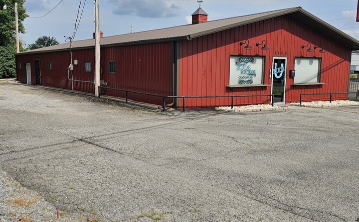 Pictures of Special Purpose property located at 1406 Salem Road, Mt Vernon, IL 62864 for sales - image #1