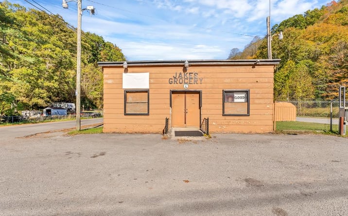 Pictures of Retail property located at 2979 Cherokee Road, Northfork, WV 24868 for sales - image #1