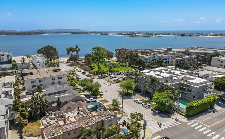Pictures of Multifamily property located at 1311-15 Pacific Beach Dr, Pacific Beach (san Diego), CA 92109 for sales - image #1