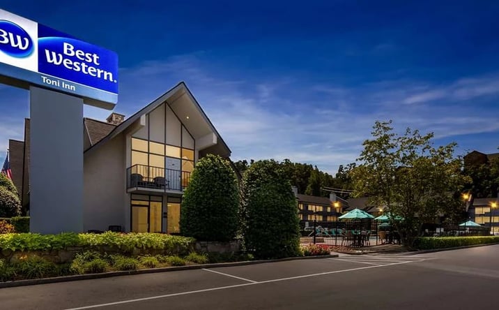 Pictures of Hospitality property located at 3810 Parkway, Pigeon Forge, TN 37863 for sales - image #1