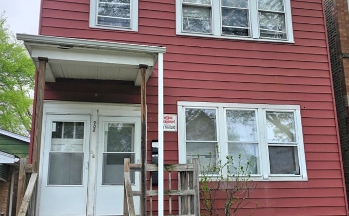 Pictures of Multifamily property located at 908 W 51ST Place, Chicago, IL 60609 for sales - image #1
