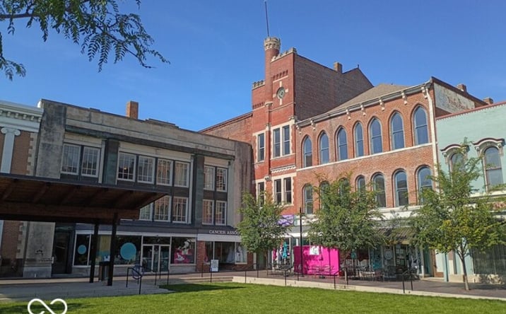 Pictures of Retail, Office, Mixed Use property located at 29 Public Sq, Shelbyville, IN 46176-1340 for sales - image #1
