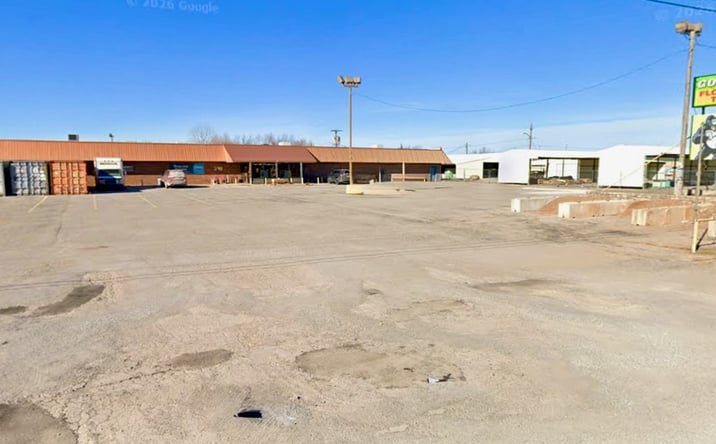 Pictures of Retail property located at 4310 South 4th Street, Chickasha, OK 73018 for sales - image #1