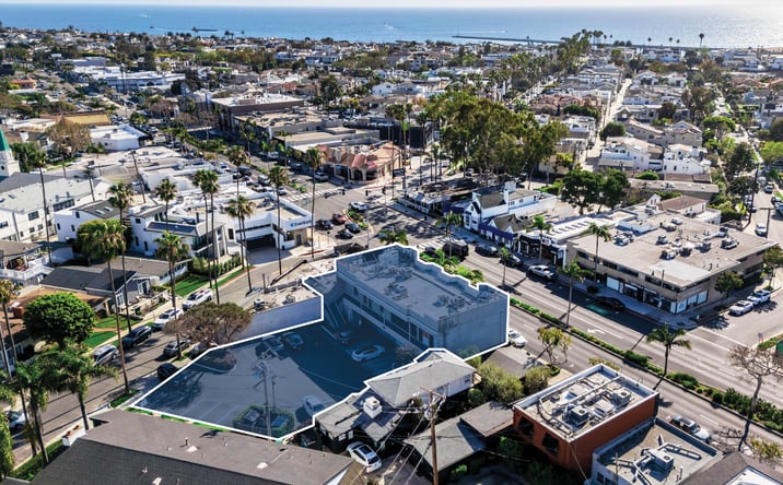 Pictures of Retail property located at 2744 E COAST HWY, CORONA DEL MAR, CA 92625-2100 for sales - image #1