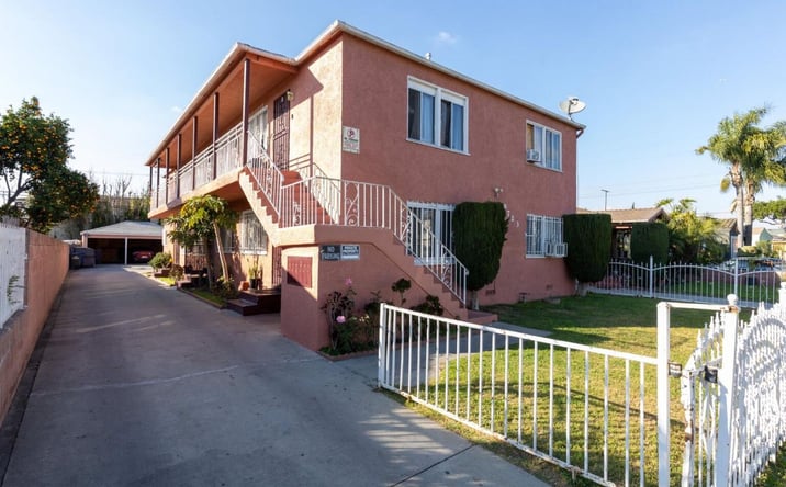 Pictures of Multifamily property located at 9723 San Juan Avenue, South Gate, CA 90280 for sales - image #1