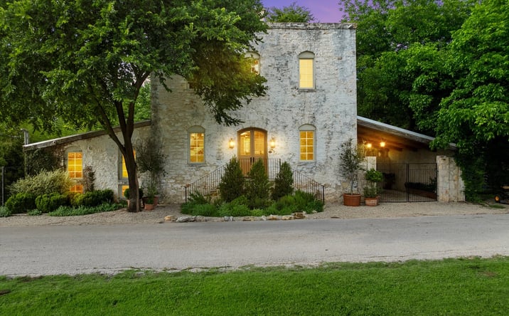 Pictures of Mixed Use, Special Purpose property located at 401 AVE A, VALLEY MILLS, TX 76689 for sales - image #1