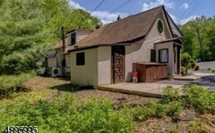 Pictures of Retail, Mixed Use property located at 393 Maxim Dr, Andover, NJ 07821 for sales - image #1
