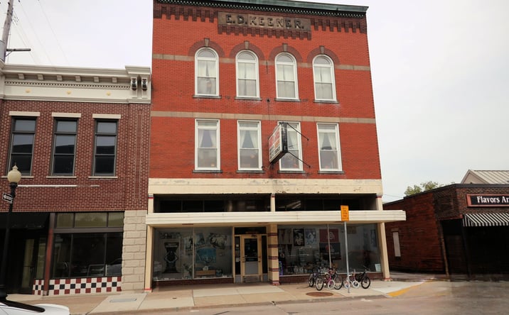 Pictures of Retail property located at 19 South Saint Clair Street, Painesville, OH 44077 for sales - image #1