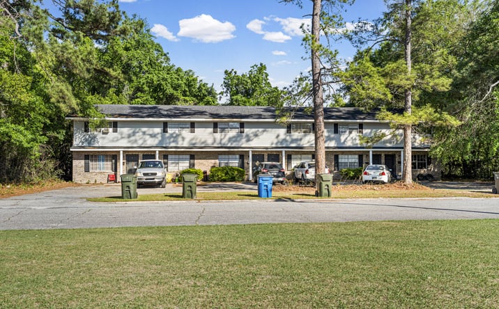 Pictures of Multifamily property located at 706 SAINT MARYS DR, WAYCROSS, GA 31501-3280 for sales - image #1