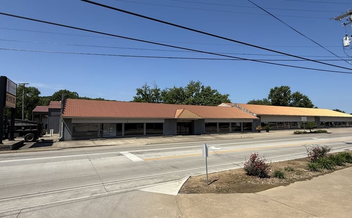 Pictures of Retail property located at 950 E Canal St, Nelsonville, OH 45764 for sales - image #1
