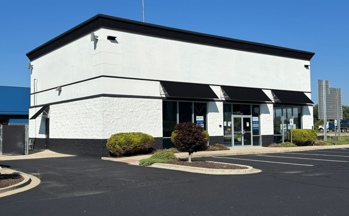 Pictures of Retail property located at 200 Flag Stone Drive, Martinsville, IN 46151 for sales - image #1