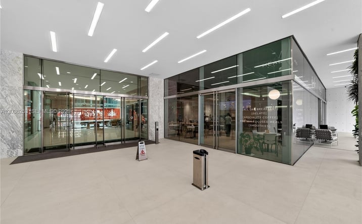 Pictures of Retail, Office, Business for Sale property located at 2 South Biscayne Boulevard, Miami, FL 33131 for sales - image #1