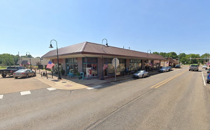 Pictures of Retail, Office, Mixed Use property located at 112-118 North William Street, Atlanta, TX 75551 for sales - image #1