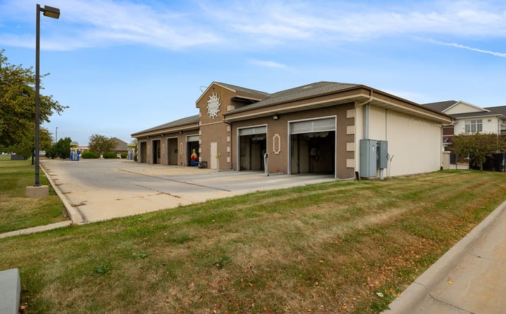 Pictures of Retail property located at 410 COMMUNITY DR NORTH LIBERTY IA 52317, NORTH LIBERTY, IA 52317 for sales - image #1