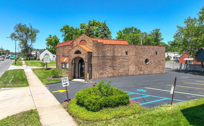 Pictures of Retail property located at 844 N WAYNE RD, Westland, MI 48185 for sales - image #1